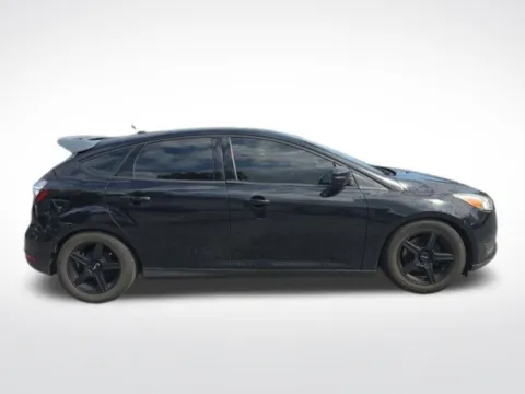 More photos of 2015 Ford Focus SE at Used Cars of Baltimore, MD