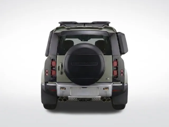 Land Rover Defender photo 6