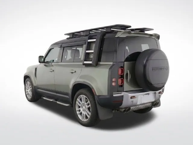 Land Rover Defender photo 4