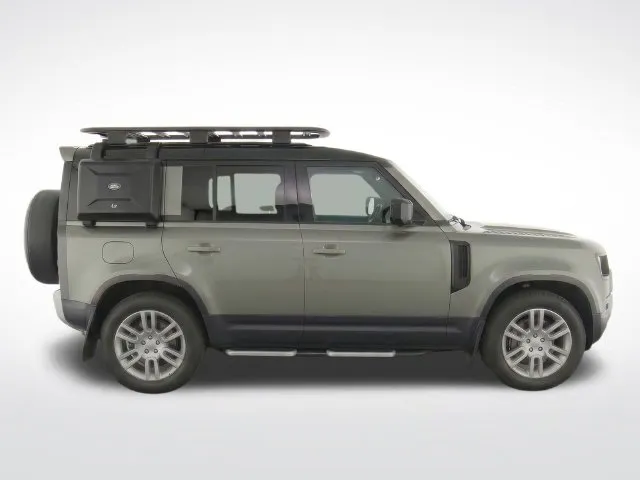 Land Rover Defender photo 8