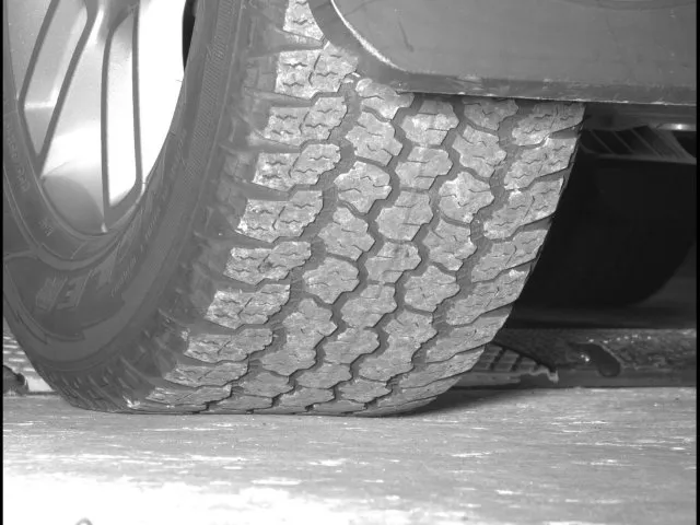 Land Rover Defender photo 13