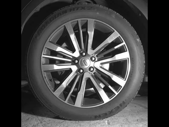 Ford Explorer photo 9