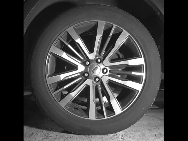 Ford Explorer photo 11