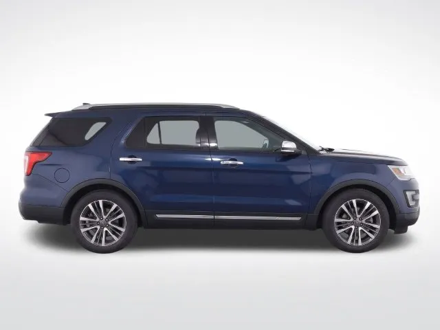 Ford Explorer photo 8