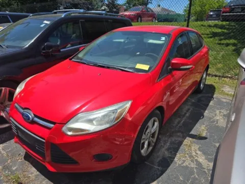 Red 2013 Ford Focus SE for sale in Cockeysville, MD