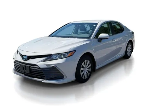 White 2023 Toyota Camry Hybrid LE for sale in Cockeysville, MD