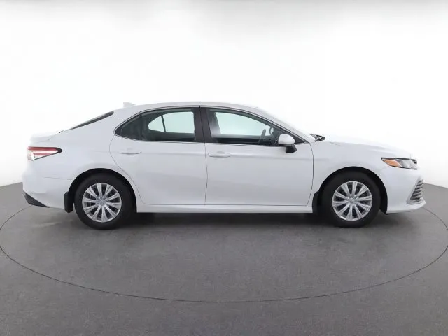 Toyota Camry photo 7