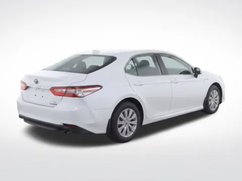 White 2023 Toyota Camry Hybrid LE for sale in Cockeysville, MD