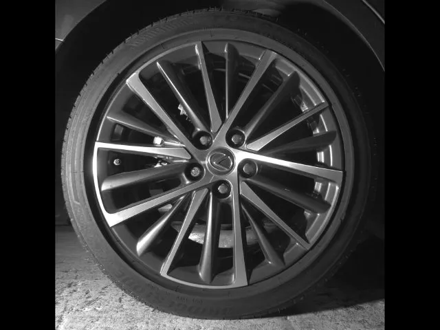 Lexus ES photo 12