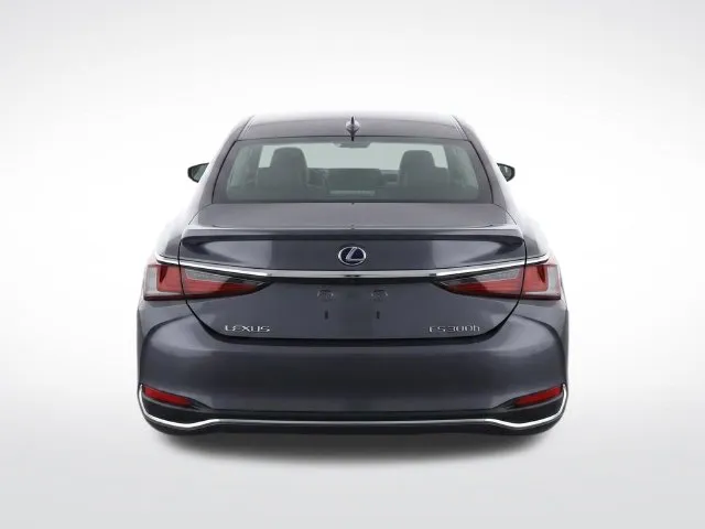 Lexus ES photo 6
