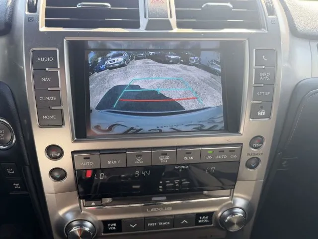 Lexus GX photo 10