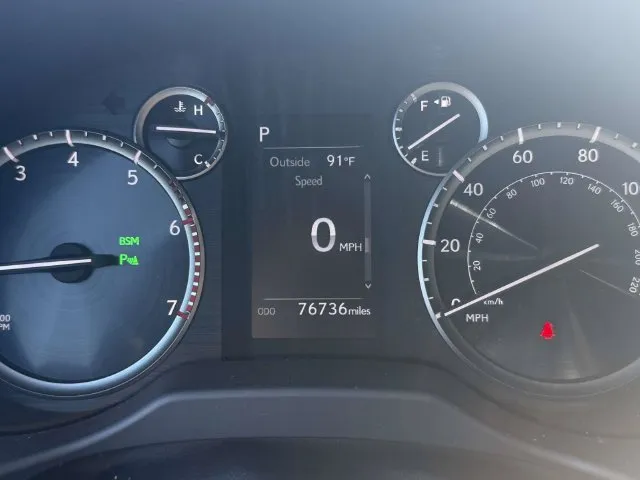 Lexus GX photo 9