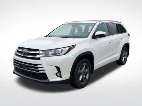 White 2019 Toyota Highlander Limited Platinum for sale in Cockeysville, MD