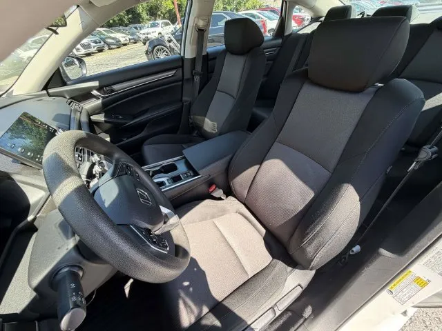 Honda Accord photo 7