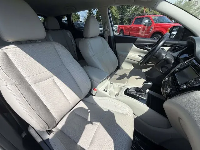 Nissan Rogue Sport photo 10