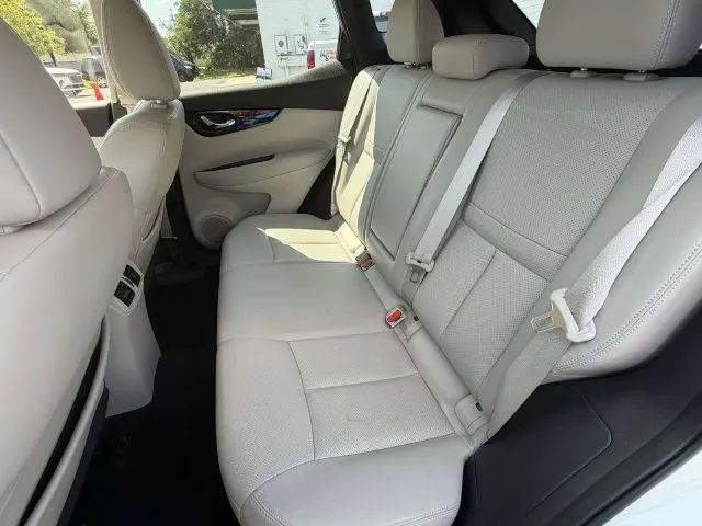 Nissan Rogue Sport photo 9