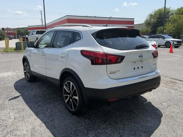 Nissan Rogue Sport photo 3
