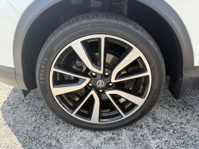 Nissan Rogue Sport photo 7