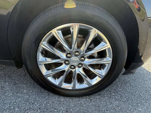 Buick Enclave photo 7