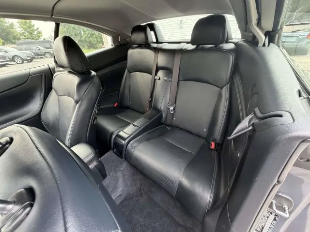 Lexus IS photo 10