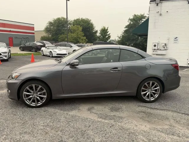 Lexus IS photo 2