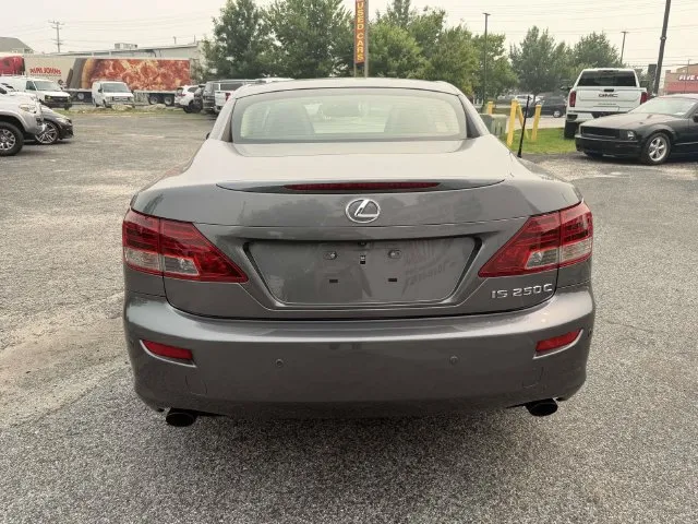 Lexus IS photo 4