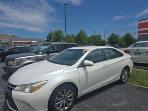 White 2016 Toyota Camry XLE for sale in Cockeysville, MD
