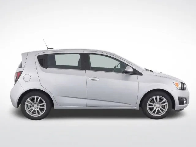 Chevrolet Sonic photo 8