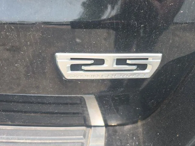 Jeep Grand Cherokee photo 9