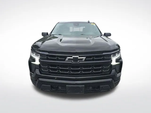 Chevrolet Silverado photo 2