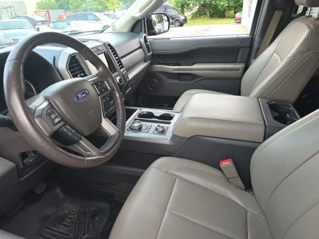 Ford Expedition photo 4
