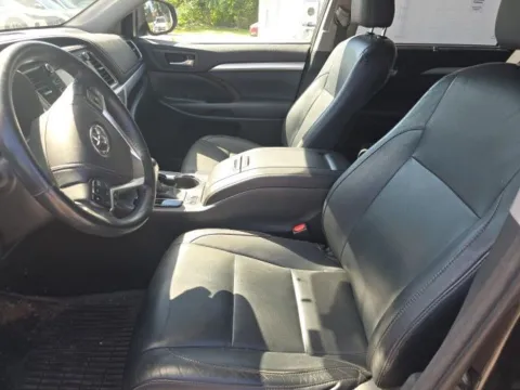More photos of 2015 Toyota Highlander XLE V6 at Used Cars of Baltimore, MD