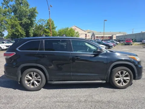 Another view of 2015 Toyota Highlander XLE V6 for sale in Cockeysville, MD at Used Cars of Baltimore