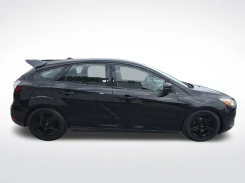 More photos of 2017 Ford Focus SE at Used Cars of Baltimore, MD