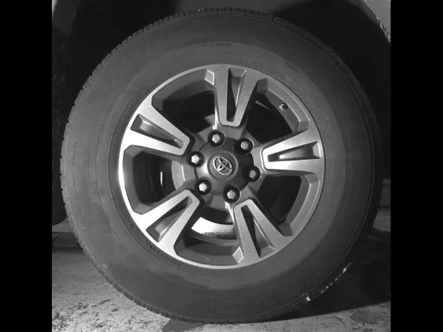 Toyota Tacoma photo 12