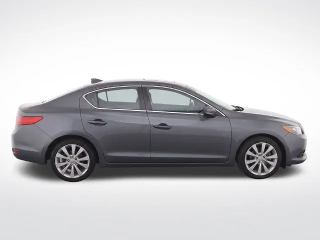 Acura ILX photo 8