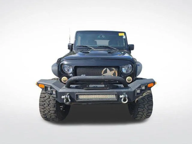 Jeep Wrangler photo 2