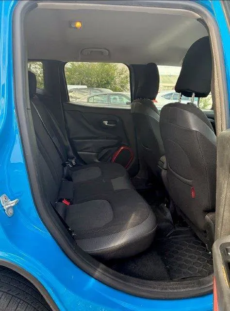 Jeep Renegade photo 9