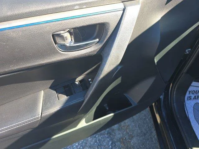 2014 Toyota Corolla S Plus photo 9