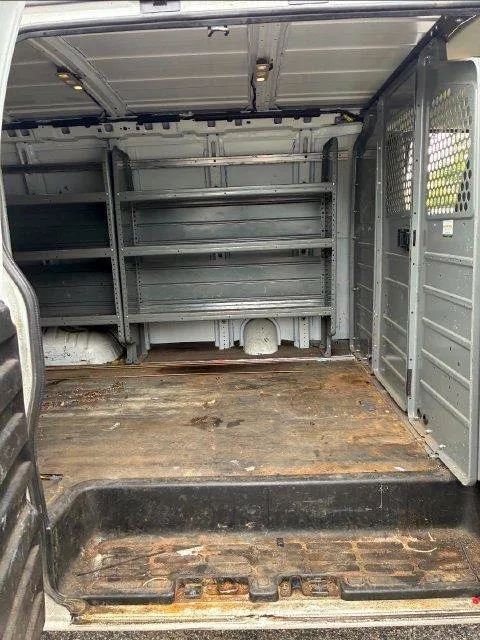 Chevrolet Express photo 9