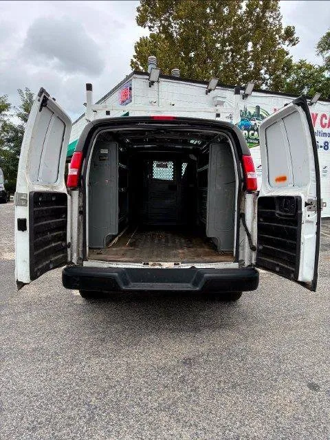 Chevrolet Express photo 10