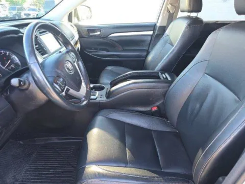 More photos of 2018 Toyota Highlander XLE at Used Cars of Baltimore, MD