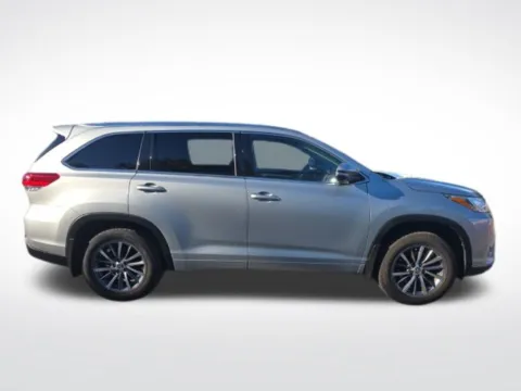 Another view of 2018 Toyota Highlander XLE for sale in Cockeysville, MD at Used Cars of Baltimore