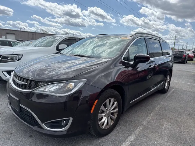 2017 Chrysler Pacifica Touring L for sale in Cockeysville, MD