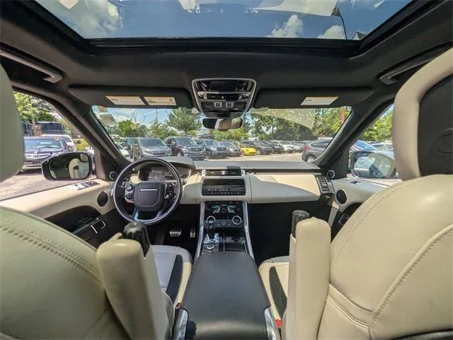 Land Rover Range Rover Sport photo 18