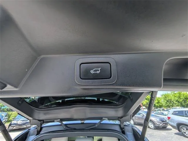 Land Rover Range Rover Sport photo 14