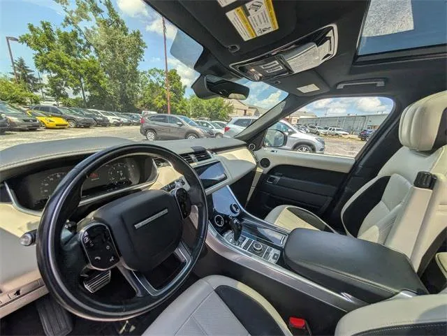 Land Rover Range Rover Sport photo 16