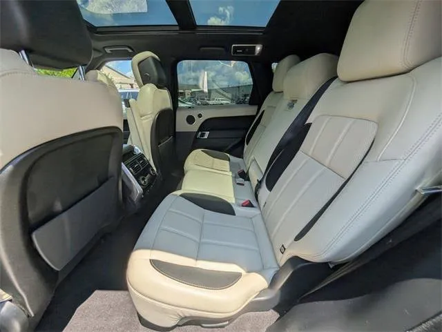 Land Rover Range Rover Sport photo 15