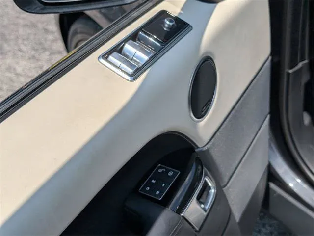 Land Rover Range Rover Sport photo 22