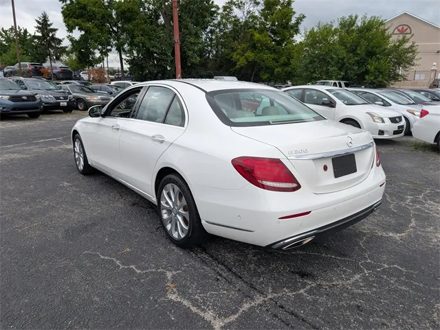 2017 Mercedes Benz E 300 photo 2